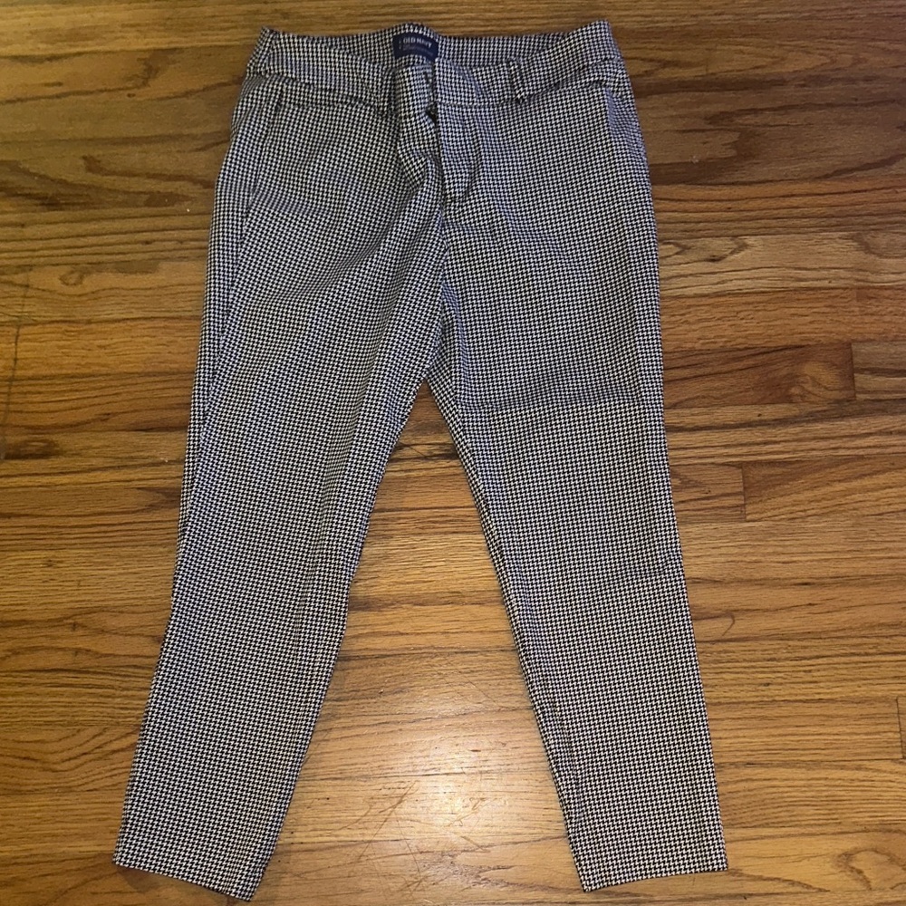 Old Navy Pixie Stretch pants.